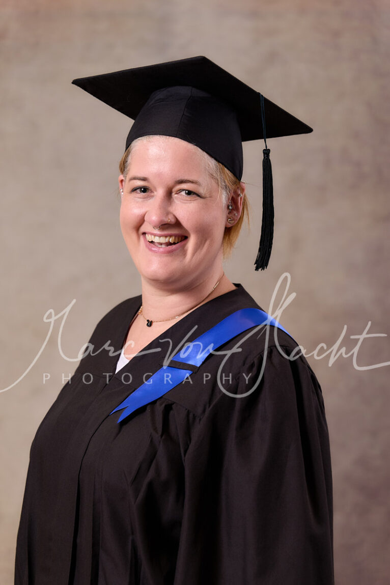 162 a4 portraits pvh23501