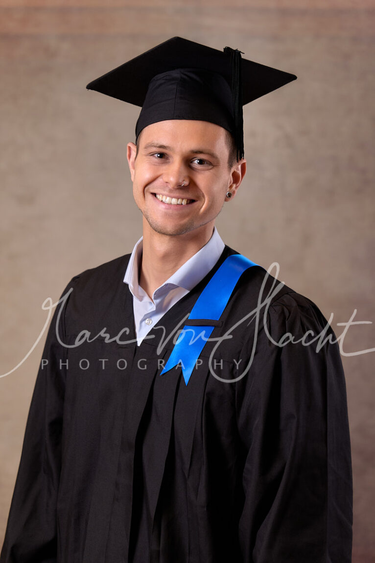 169 a4 portraits pvh23517