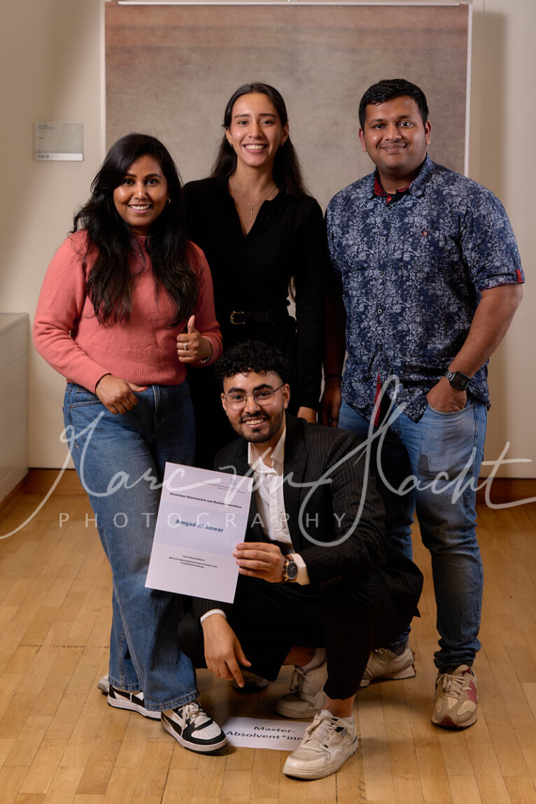 182 a4 portraits pvh23545