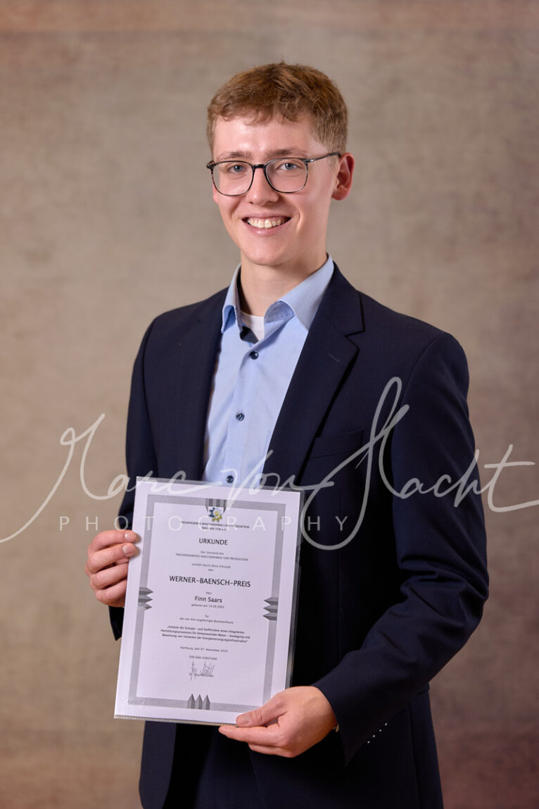 183 a4 portraits pvh23548