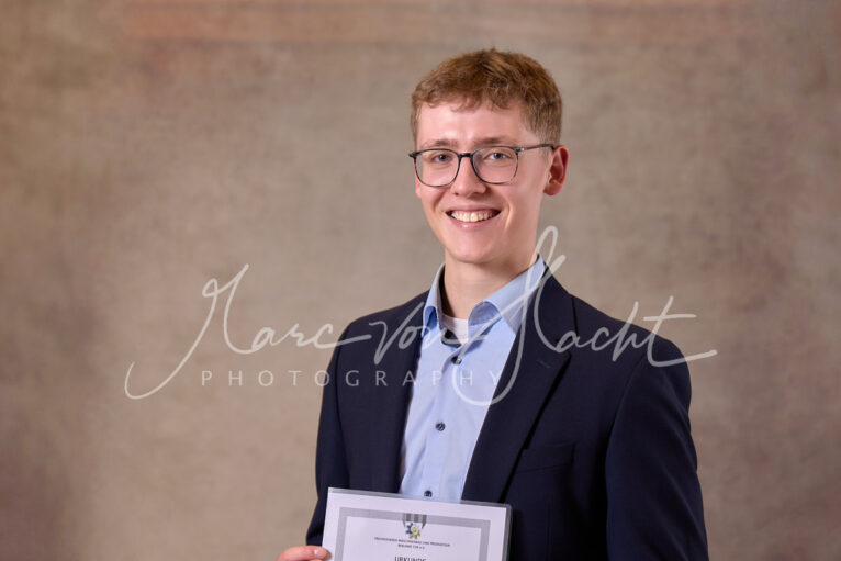 184 a4 portraits pvh23550