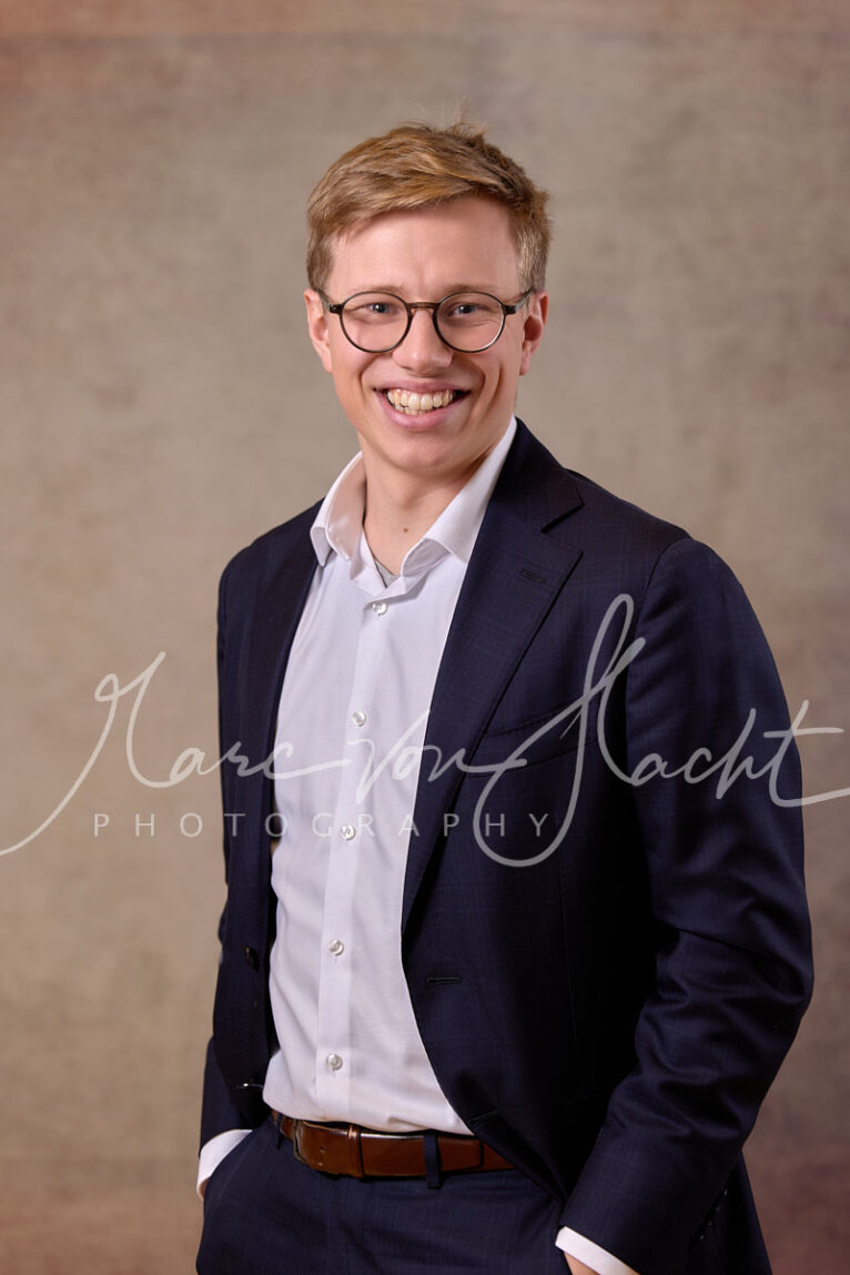 187 a4 portraits pvh23556