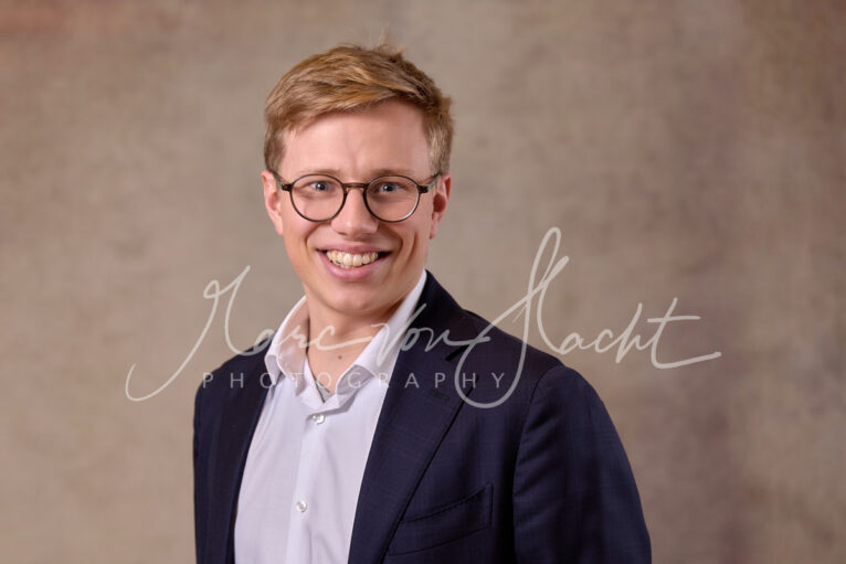 188 a4 portraits pvh23558