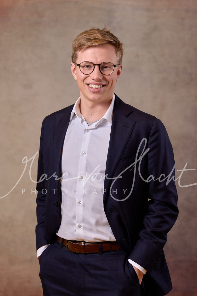 189 a4 portraits pvh23560