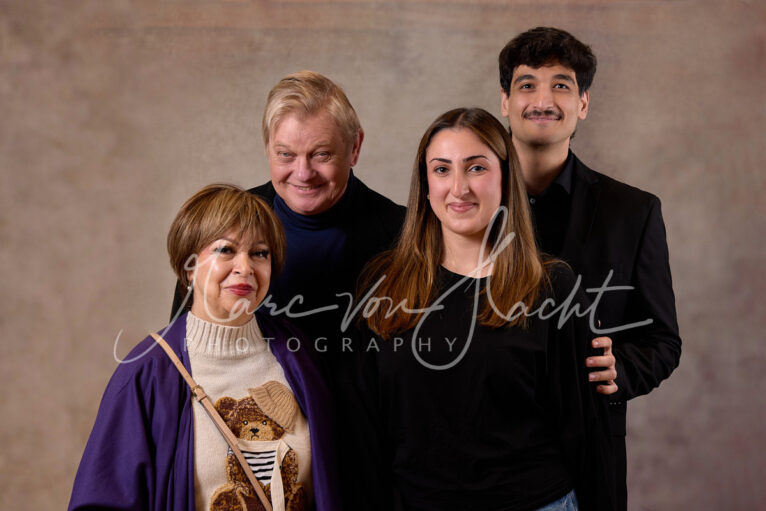 196 a4 portraits pvh23571